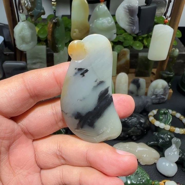 无***术和田玉未镶嵌挂件