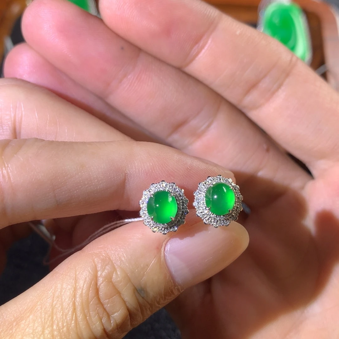 翡翠18K金镶嵌耳饰翡翠