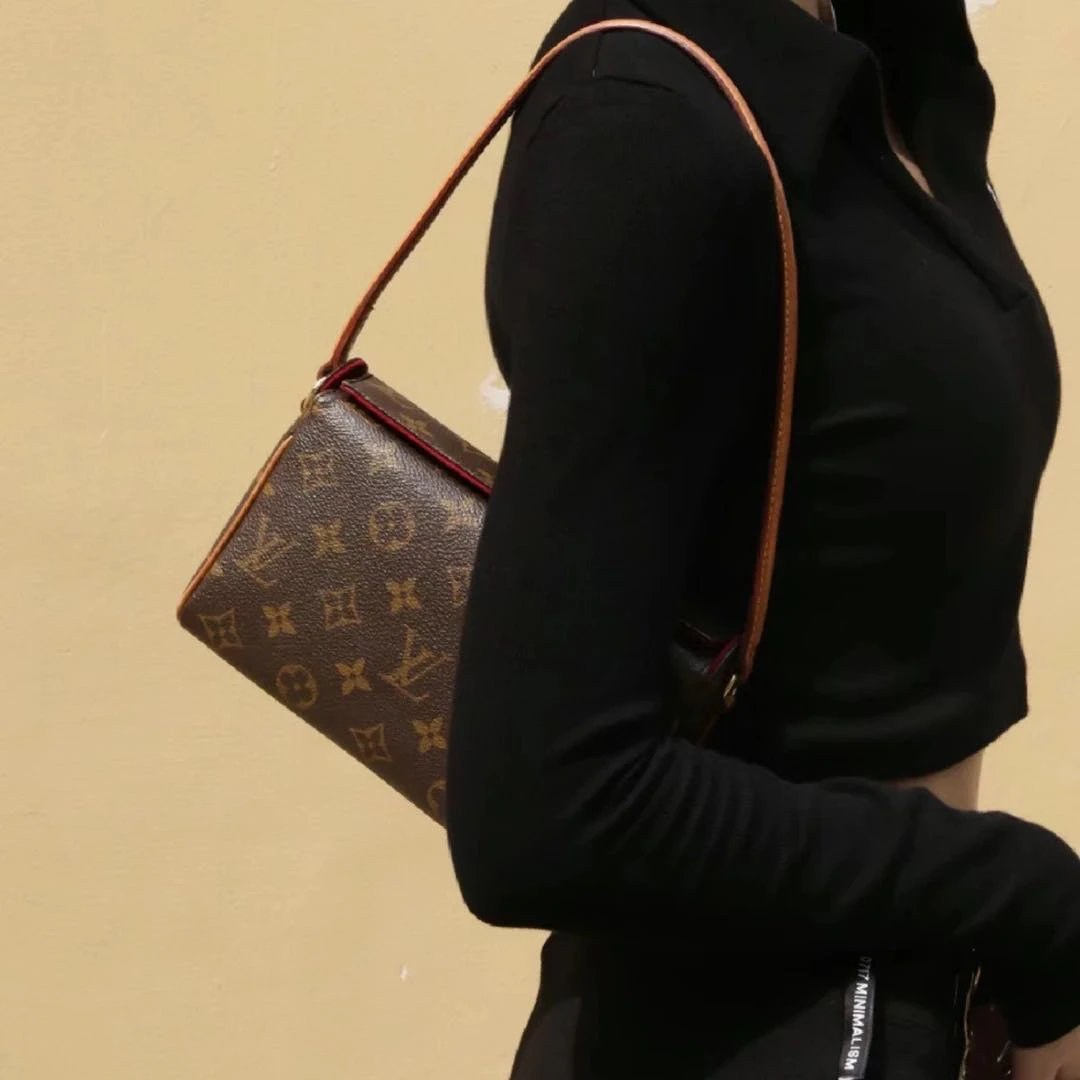 95新 LouisVuitton/路易威登 617900/表参道小号配皮换新