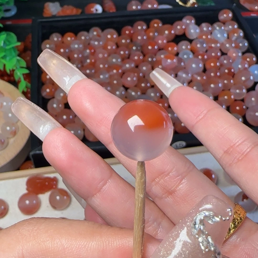 南红玛瑙颈饰未镶嵌小***儿