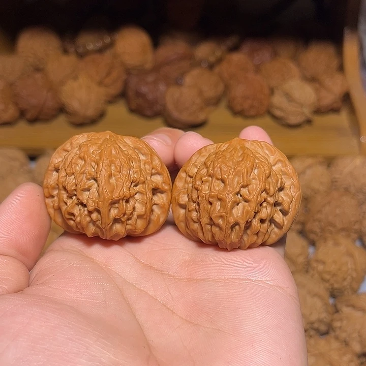 文玩核桃把件你*哥41原生态无药房山磨盘