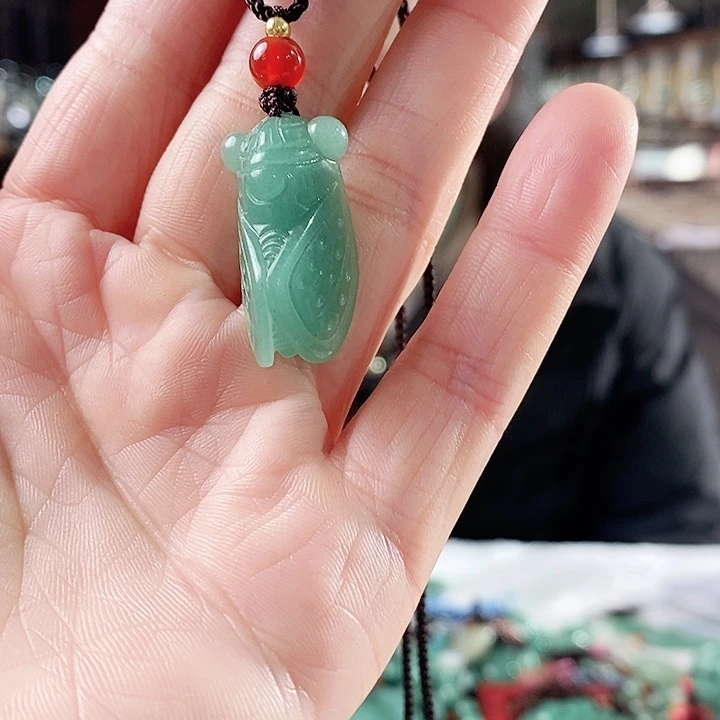 密玉（石英质玉）颈饰未镶嵌忆*_