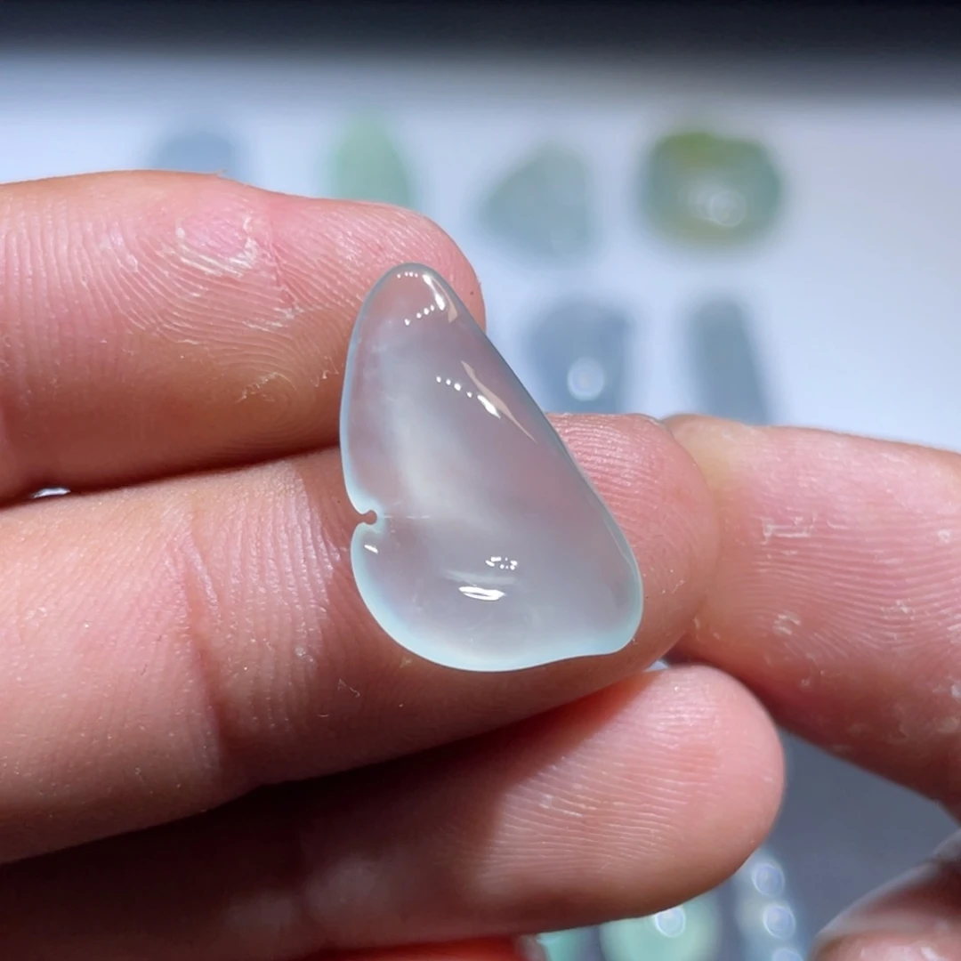 颈饰未镶嵌翡翠随形