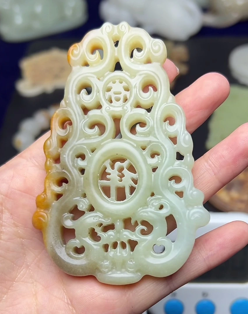 收藏新疆精品摆件