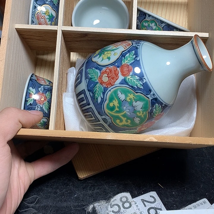 瓷片这些东西你就不用理你妈妈就