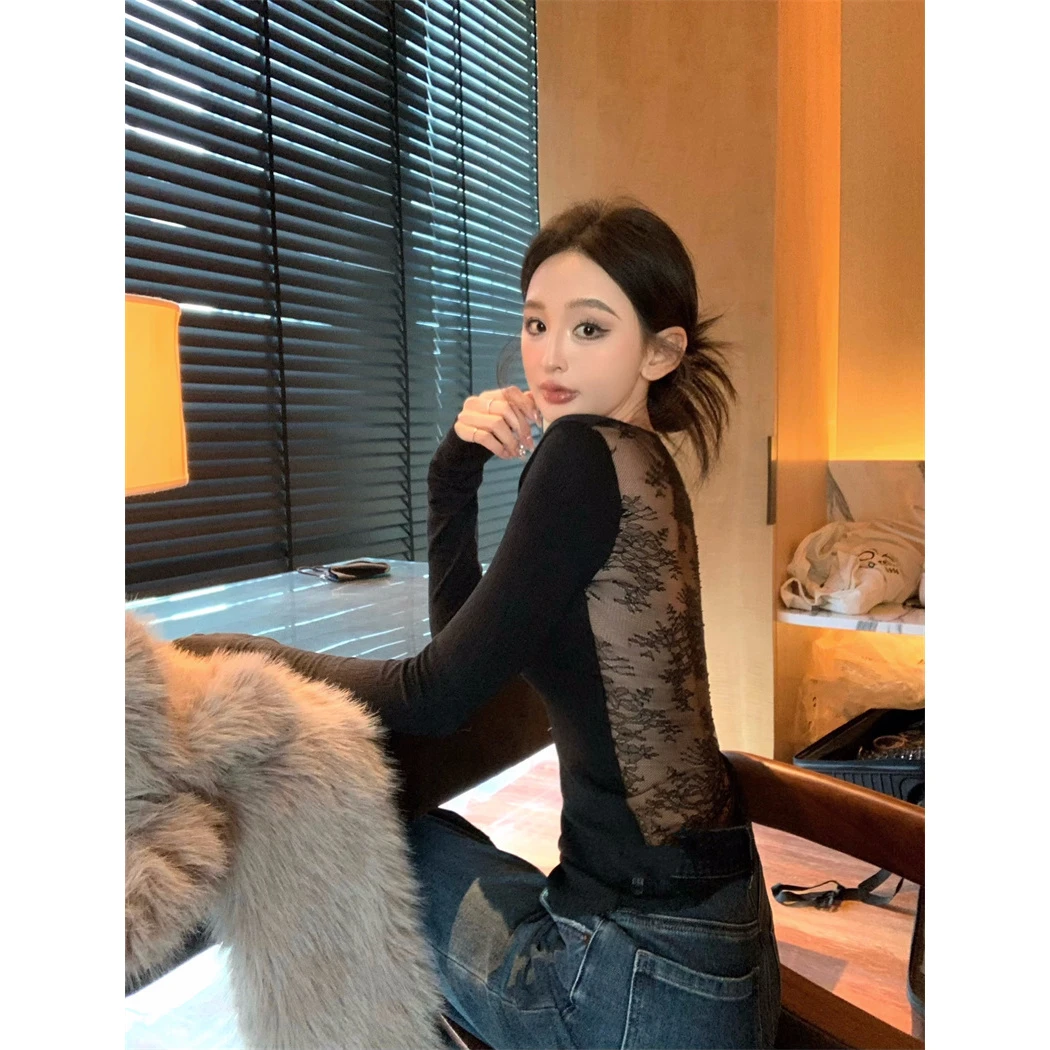 韩系小众设计感辣妹蕾丝拼接长袖T恤女时尚百搭绝美别致纯欲上衣