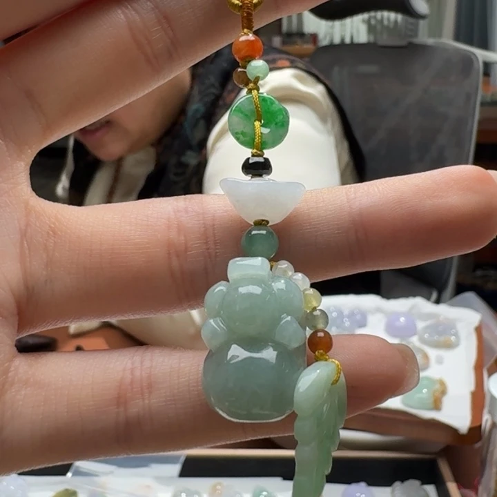 未镶嵌挂件翡翠美**话