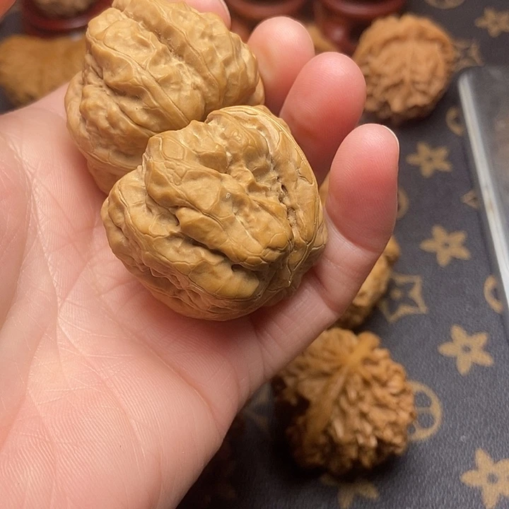 文玩核桃把件蛤蟆头