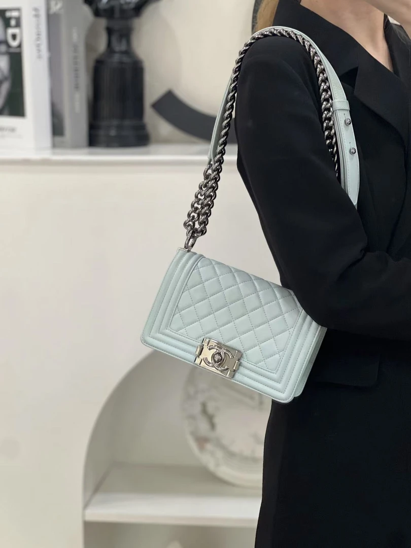 99新 Chanel/香奈儿 香奈儿leboy小号天蓝色羊皮单肩/公价无/甄选