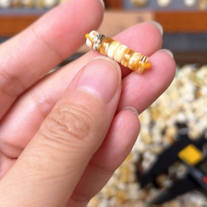 蜜蜡未镶嵌裸石5.6mm一组