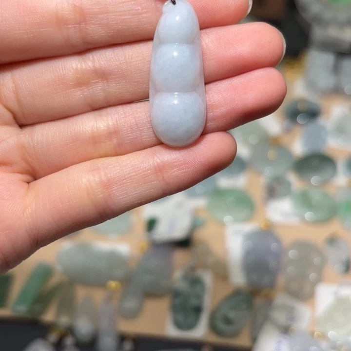颈饰未镶嵌翡翠福豆