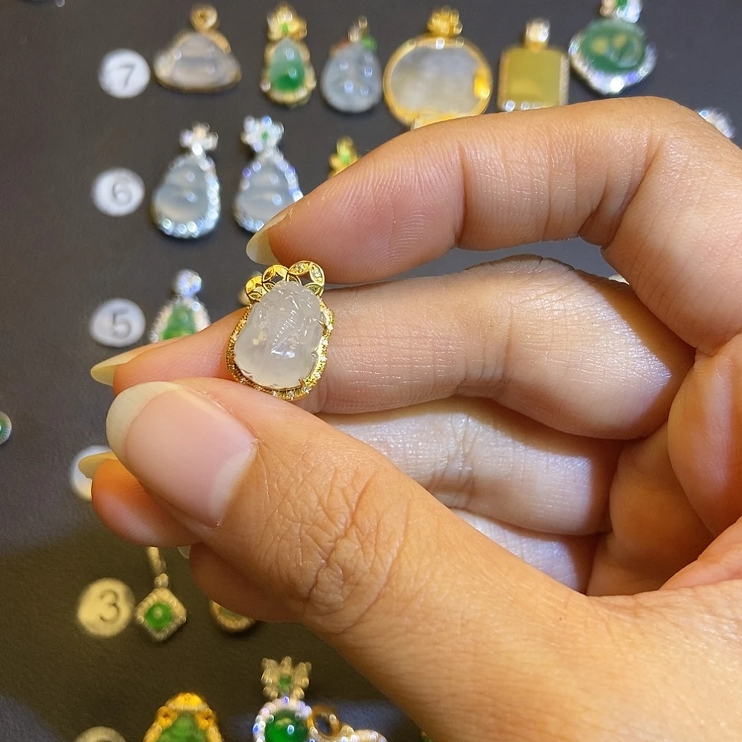 宜***锅翡翠18K金镶嵌吊坠(不含链)