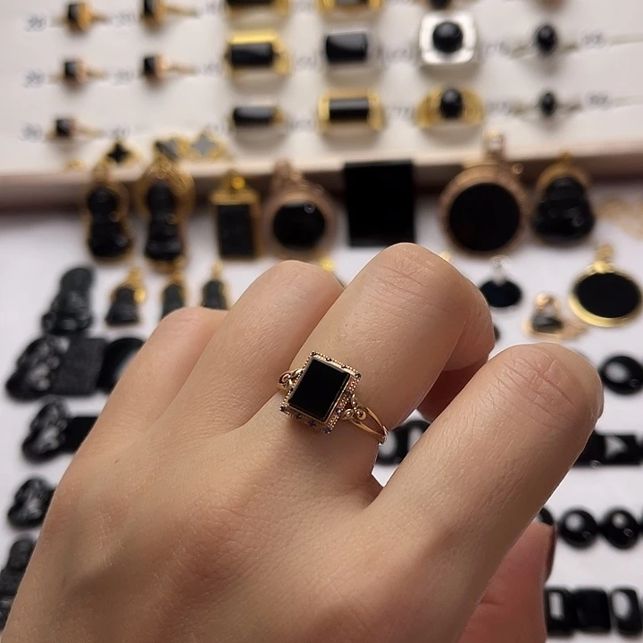 翡翠18K金镶嵌戒指翡翠