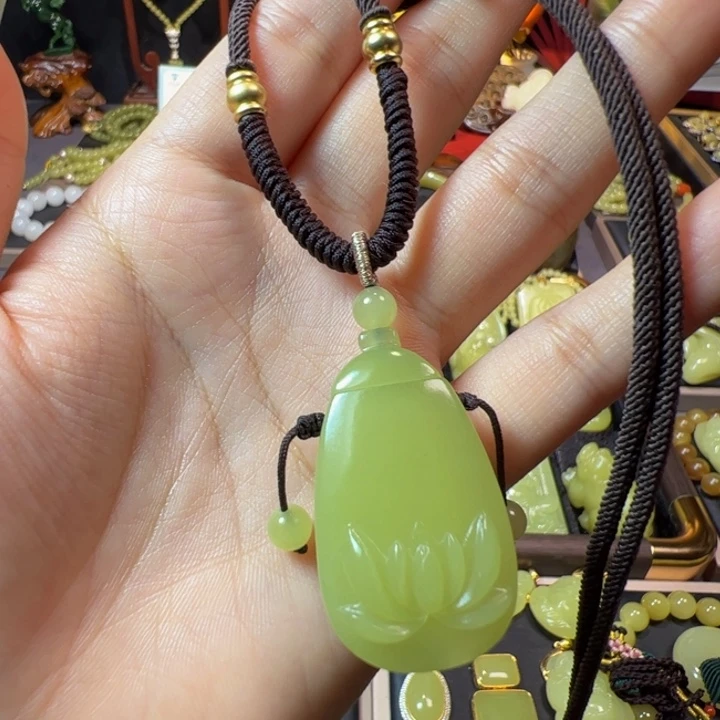 和田玉（黄玉）未镶嵌颈饰