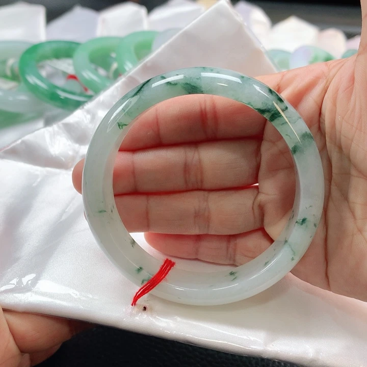 翡翠手镯未镶嵌58585858