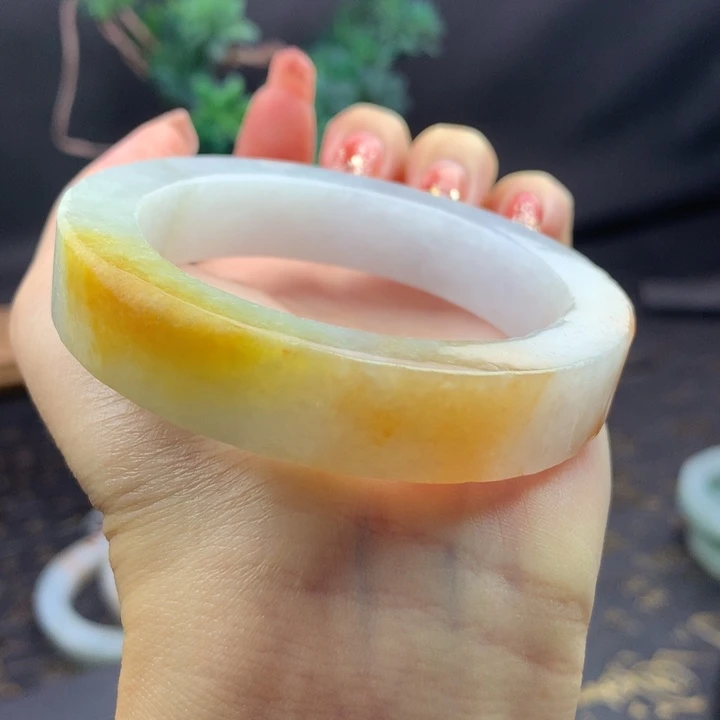 定制翡翠未镶嵌芬达黄