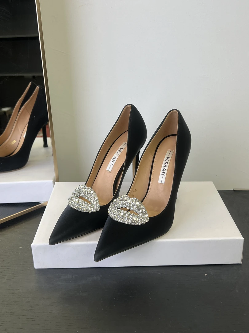 （9.5厘米）9050-6黑色细跟高跟鞋时尚舒适