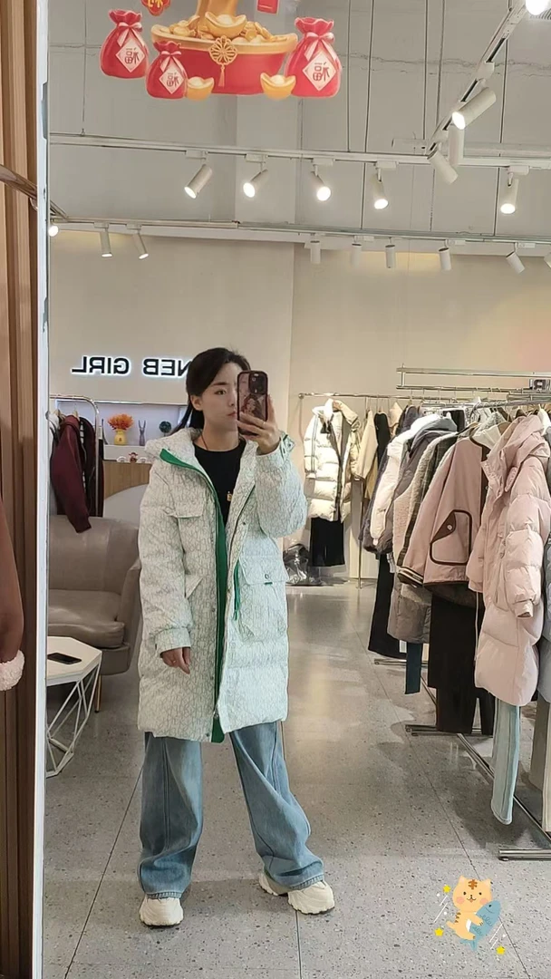 字母印花连帽羽绒