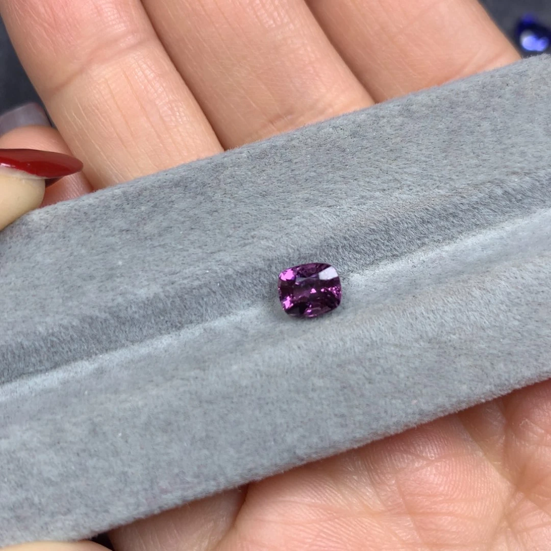 尖晶石裸石未镶嵌1.07bt紫尖晶