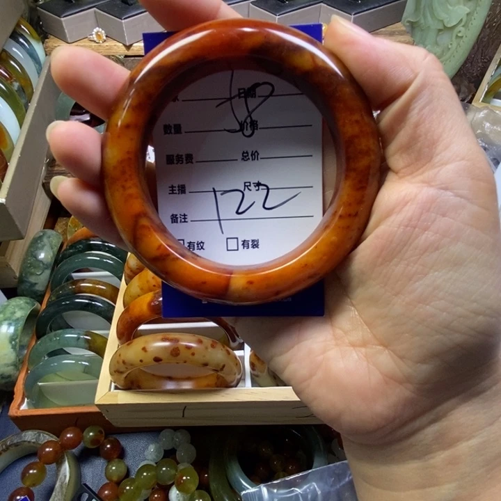 姜***产蛇纹石玉未镶嵌手镯