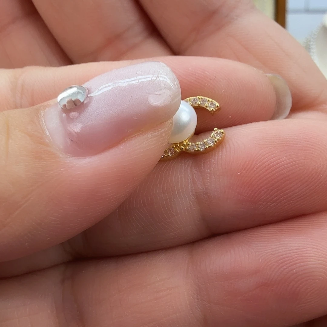 未镶嵌淡水珍珠耳饰