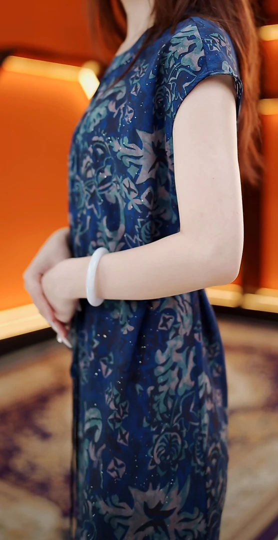 青花蓝气质大方连衣裙