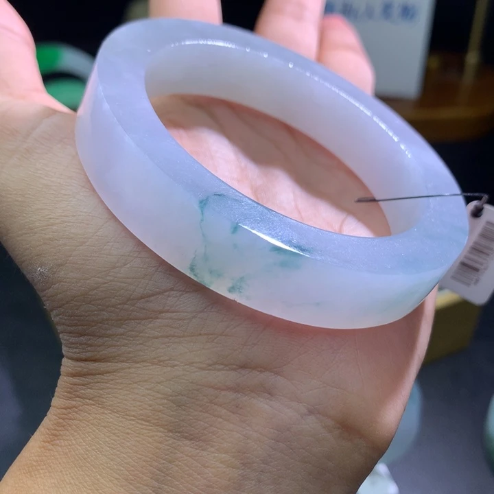 未镶嵌翡翠手镯定制翡翠