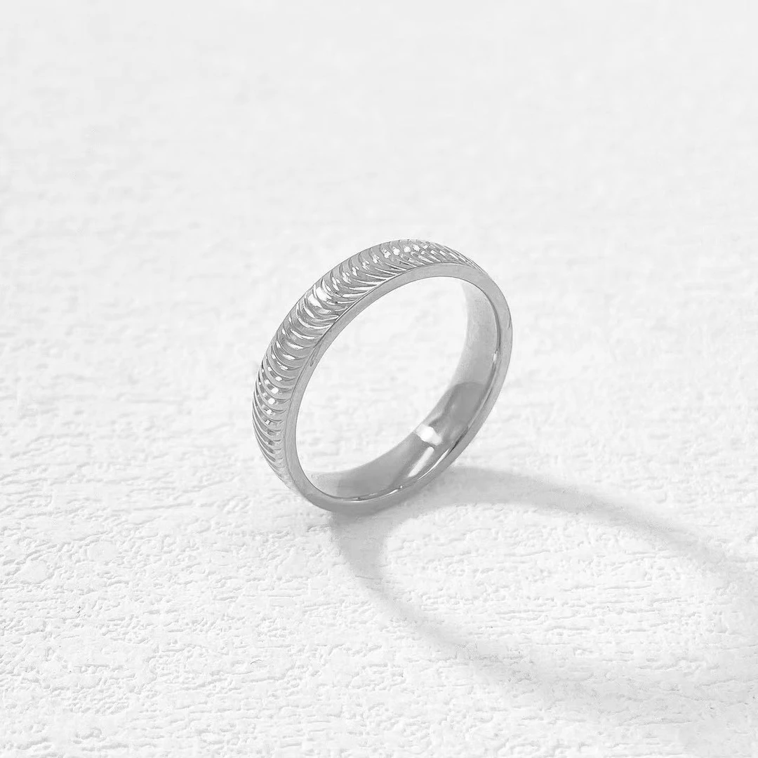 钛钢戒指 木木（MT1131） 波光粼粼戒指