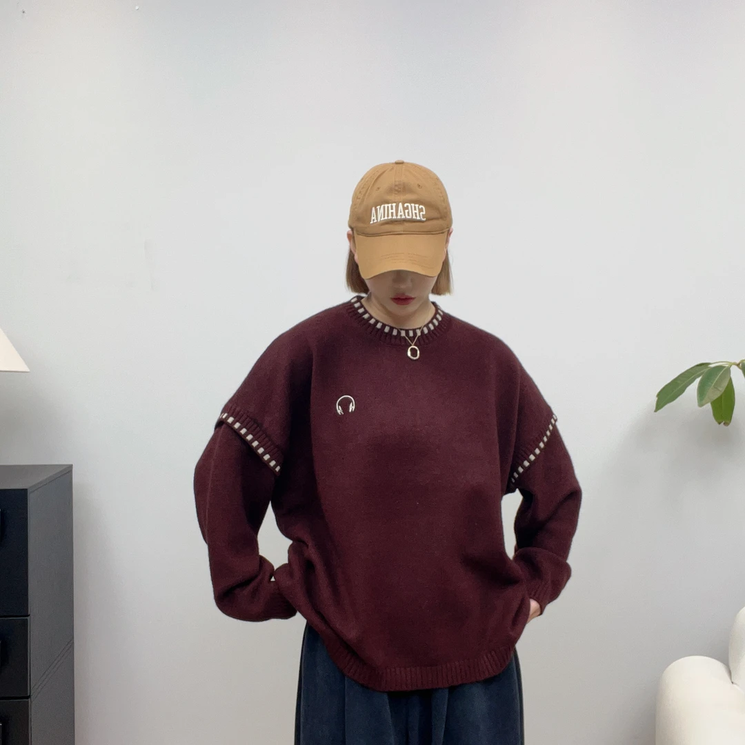 新款圆领设计感小耳机毛衣