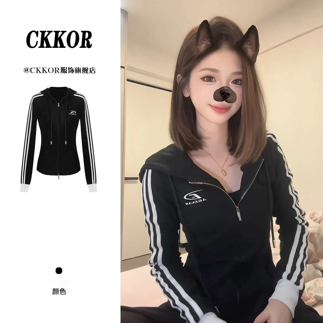 CKKOR薄款连帽刺绣上衣女早秋美式潮牌慵懒风复古三条杠开衫卫衣