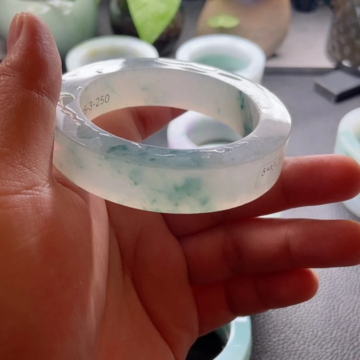 《***》定制翡翠未镶嵌翡翠手镯