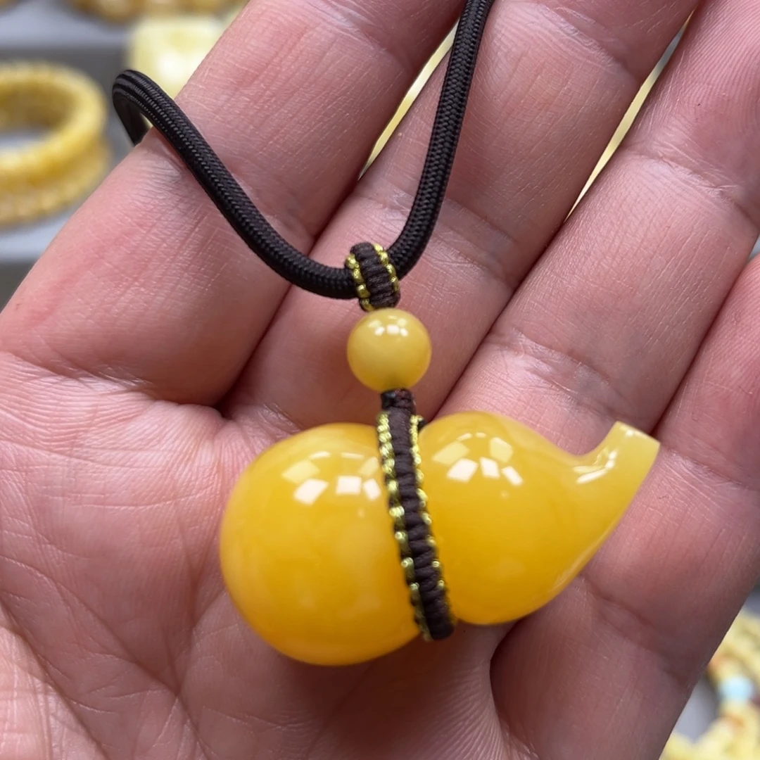 琥珀未镶嵌颈饰吊坠