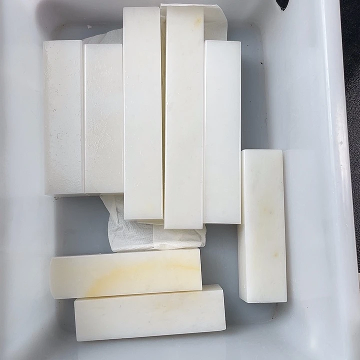 S***N老挝石刀感偏硬的
