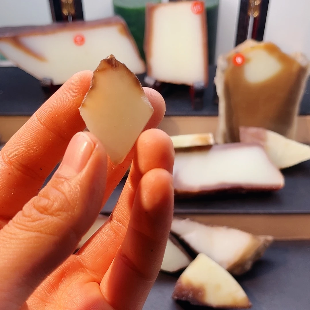 和田玉（糖玉）未镶嵌颈饰