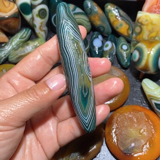 石英质玉珠宝半成品未镶嵌往***飘