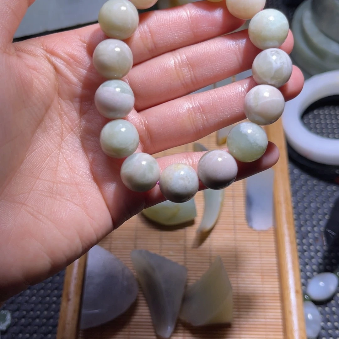 未镶嵌和田玉（糖玉）挂件
