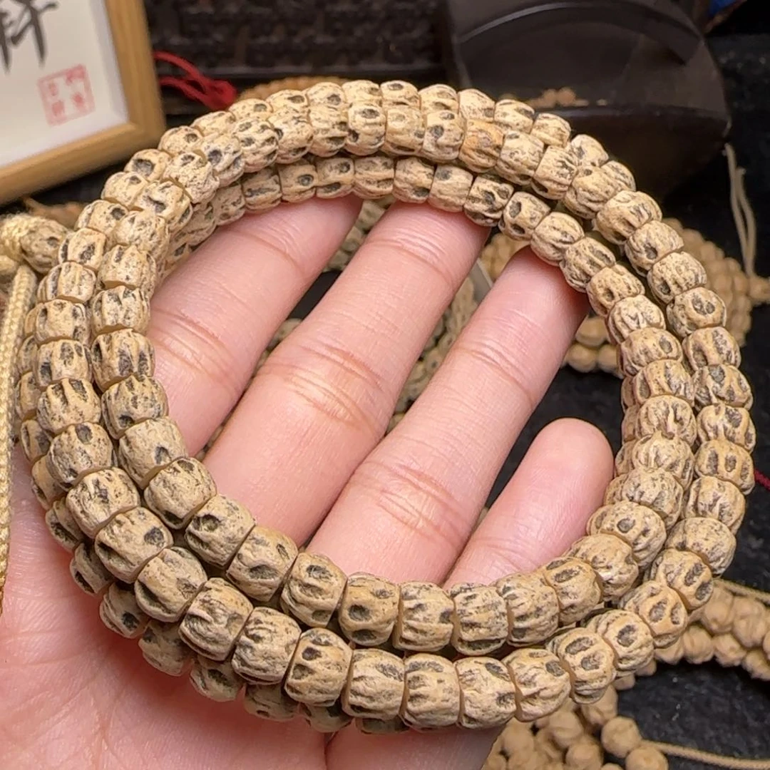 柏香籽/百香籽吊坠璟*。