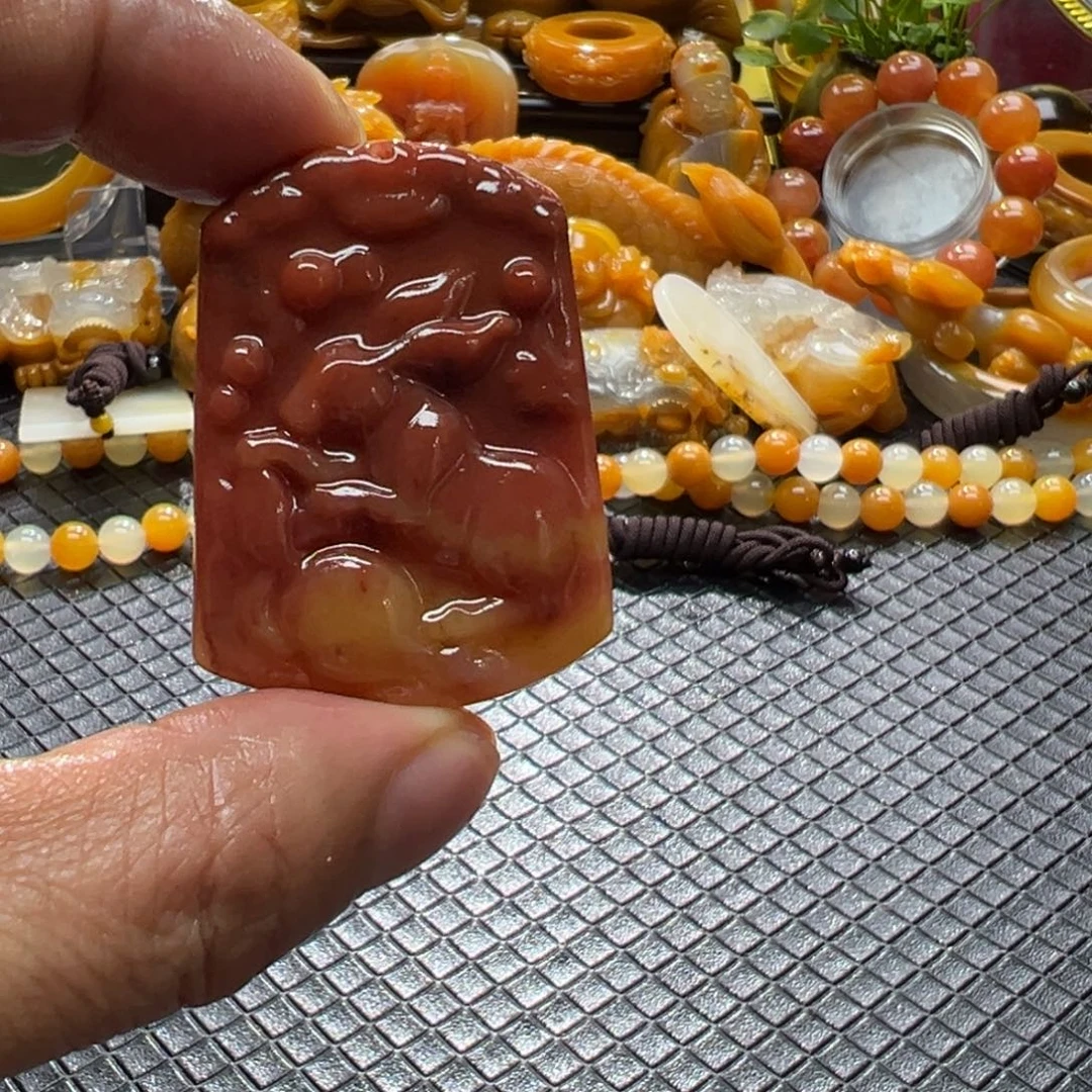 石英质玉未镶嵌颈饰