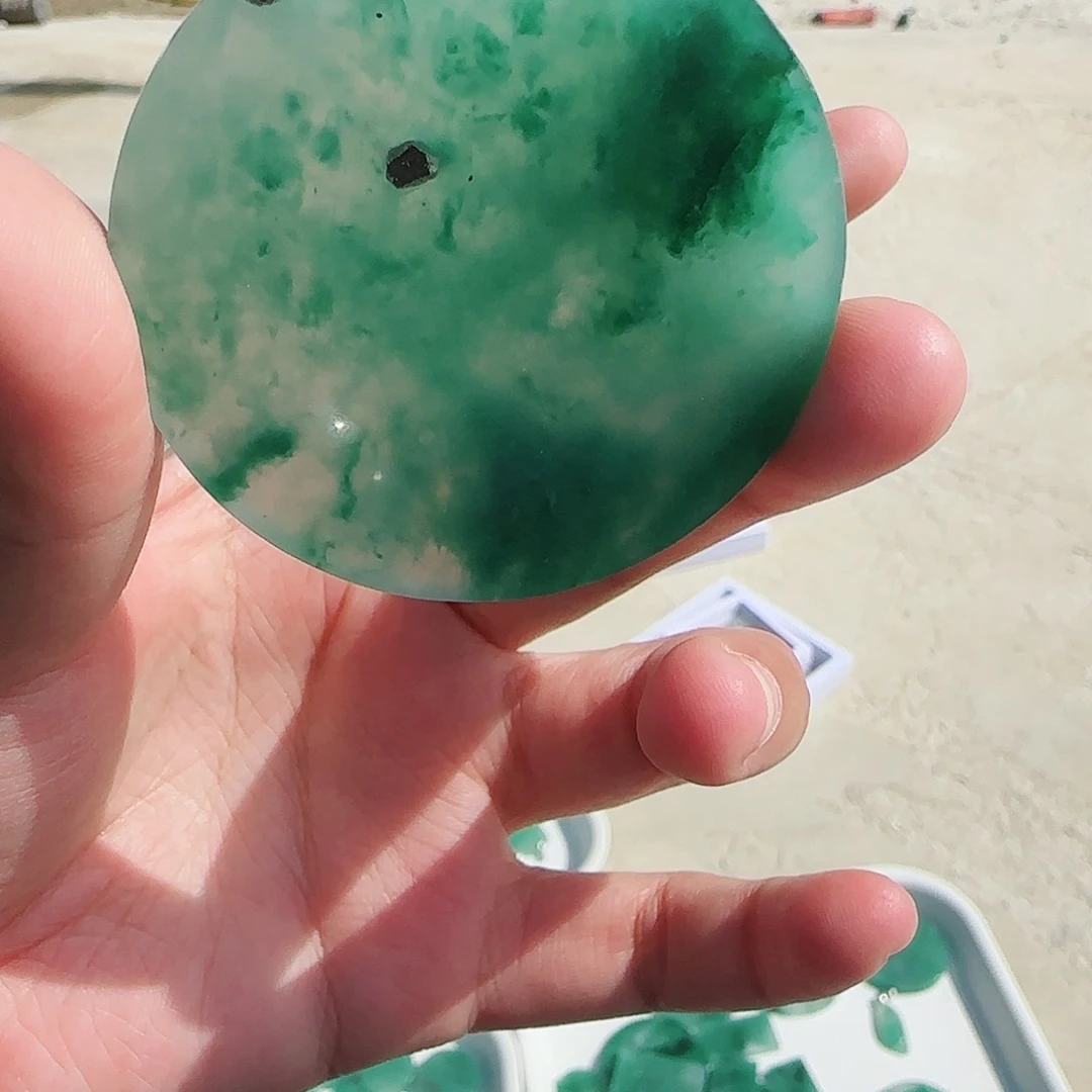 石英质玉颈饰未镶嵌