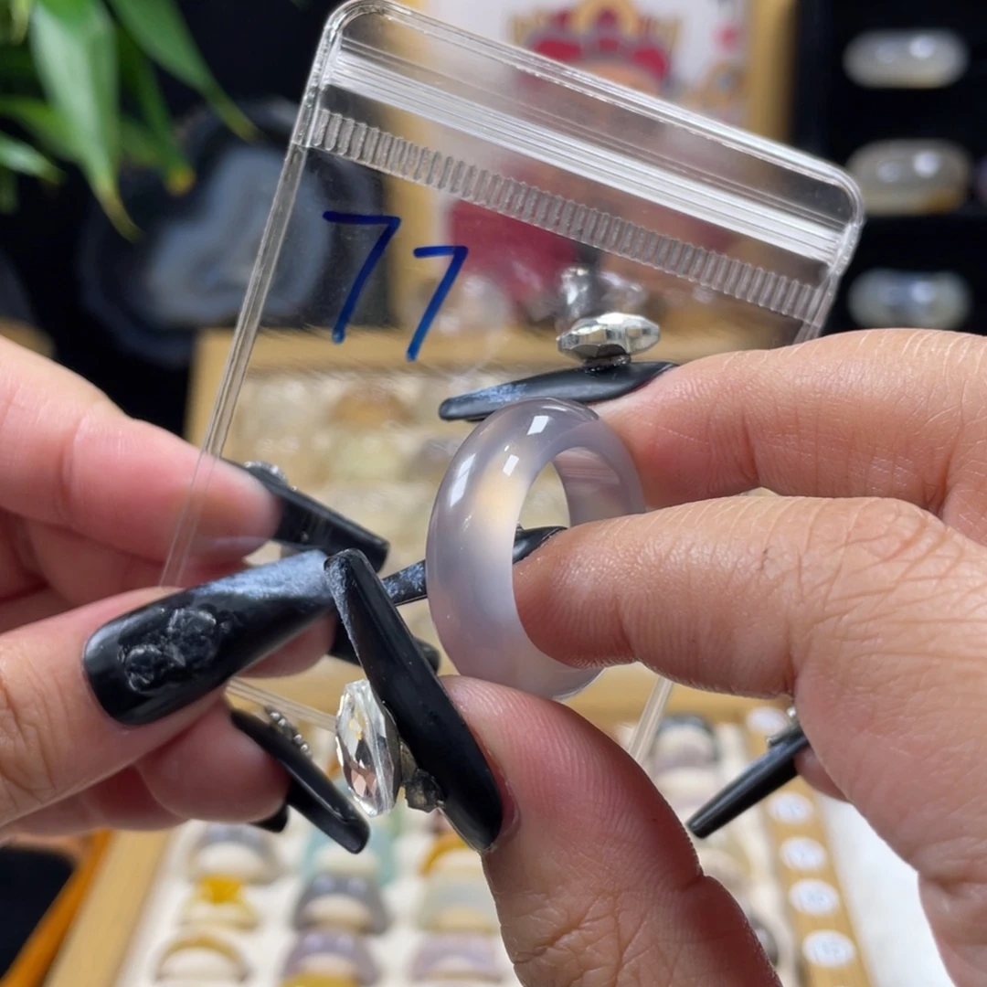 玛瑙/玉髓未镶嵌戒指77号港码22直径19.7（非质量问题.不退不换）