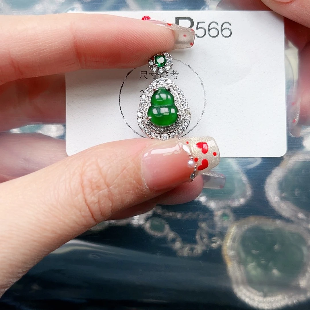 翡翠颈饰未镶嵌翡翠566