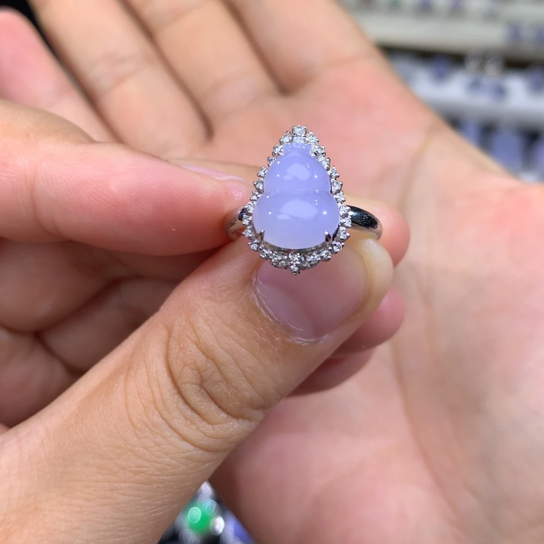 翡翠18K金镶嵌戒指签收后48小时鉴赏期