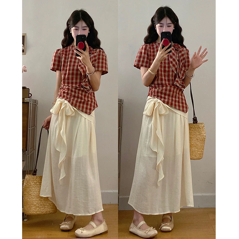 大码新款韩系气质圆领格纹短袖花朵上衣+设计感半身裙两件套装女