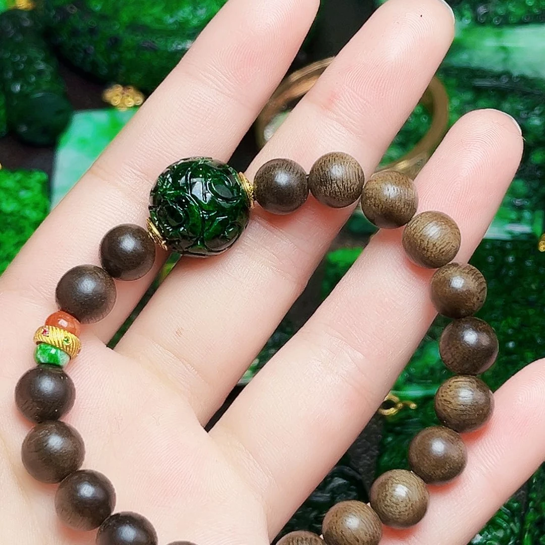 颈饰未镶嵌翡翠多样性