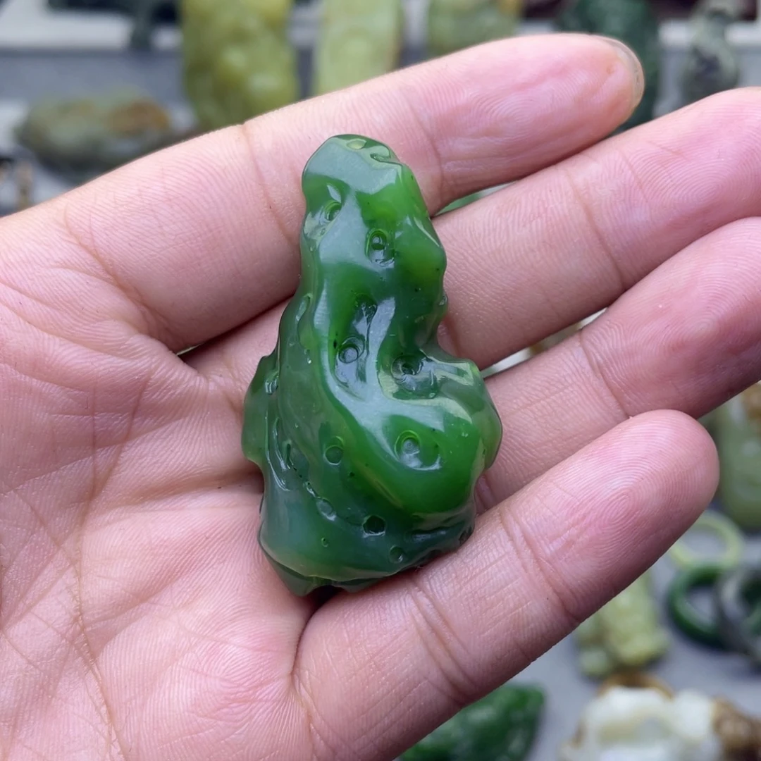 安***迪和田玉未镶嵌颈饰