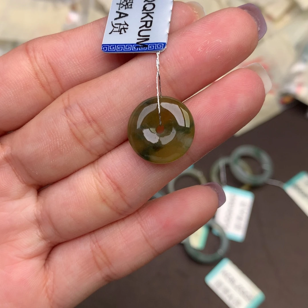 翡翠未镶嵌挂件一