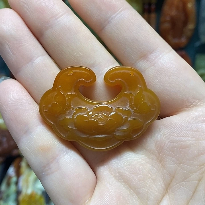 未镶嵌岫玉吊坠(赠链)