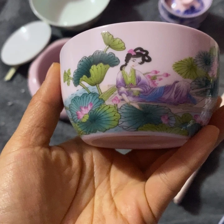 摆件陶想*红稀土荷花美女大缸杯