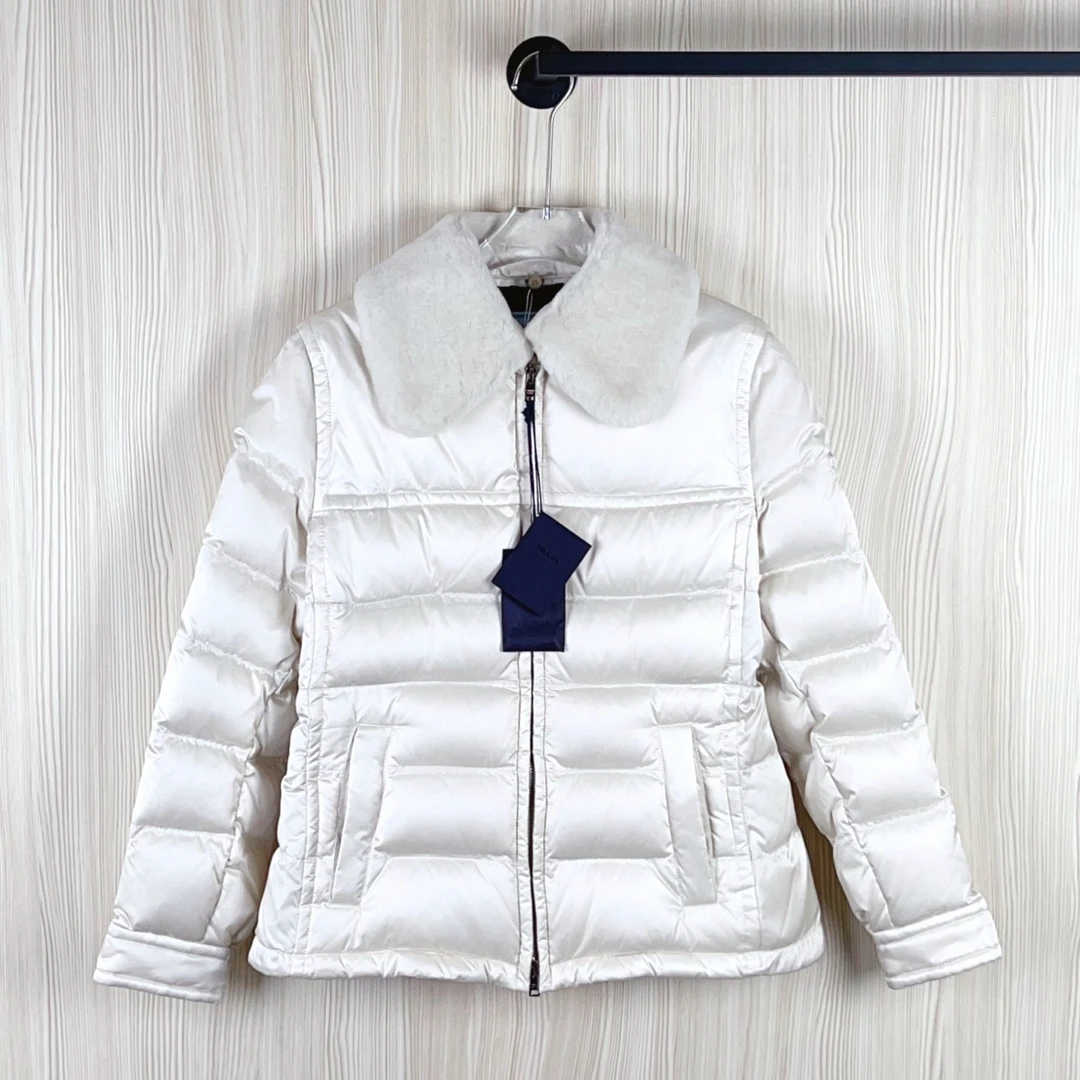未使用 Prada/普拉达 羽绒服 尺码48成色看直播GSS29468