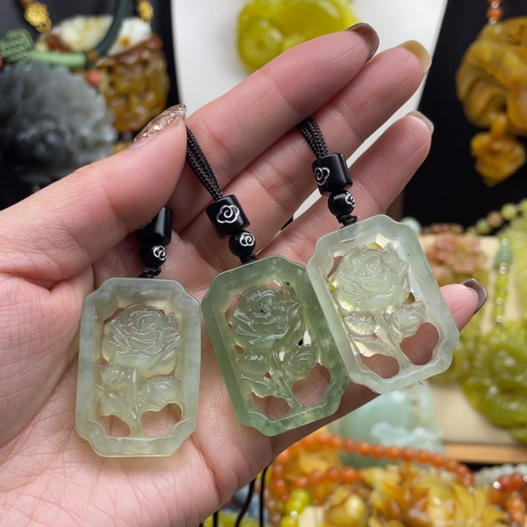 未镶嵌蛇纹石玉颈饰